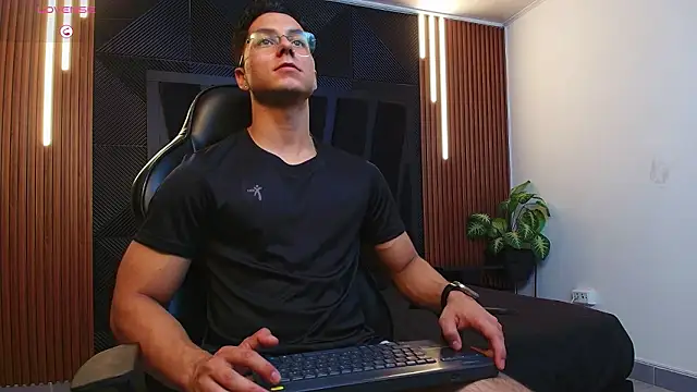 Noah Clarkk online show from 10, 2, 2026