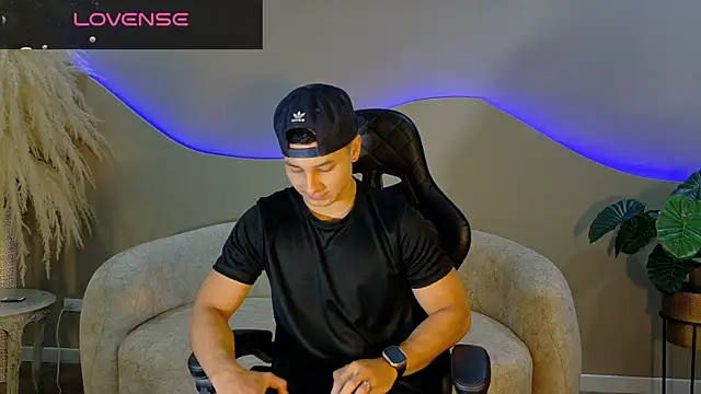 Snapshot of Noah_Clarkk chatting on 2, 7, 2026 Noah Clarkk online show from 2, 7, 2026