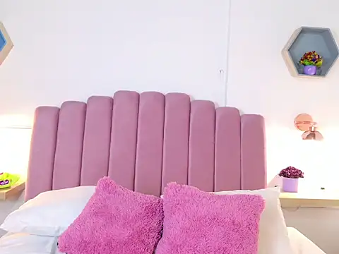 katiamoree online show from 7, 1, 2026