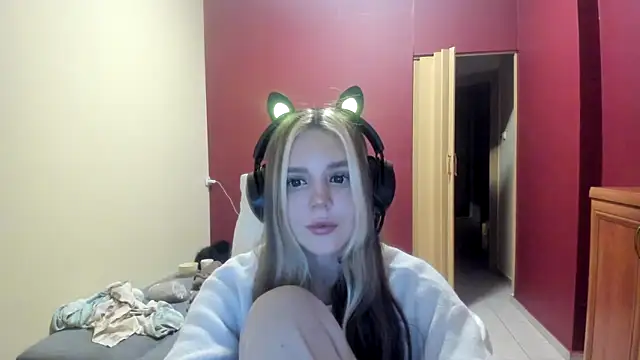 LunaAngell online show from 21, 12, 2025