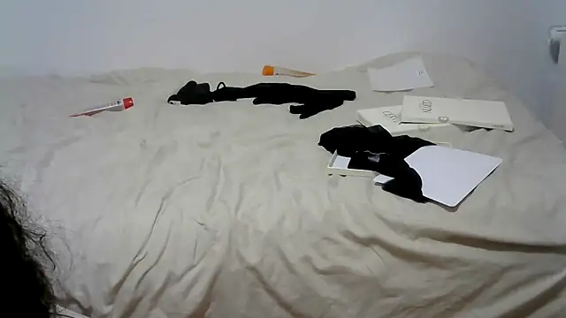 Snapshot of Gwenette66 chatting on 18, 12, 2025 Gwenette66 online show from 18, 12, 2025