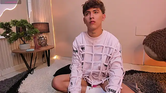 Thristan Leones online show from 21, 12, 2025