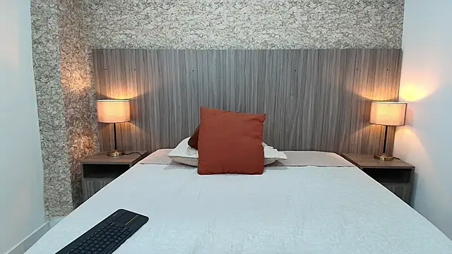 zoe bermudez online show from 23, 12, 2025