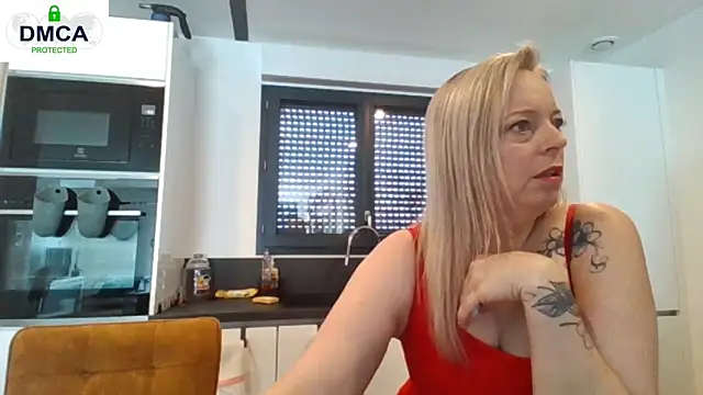 Miss-Chupagirly online show from 19, 3, 2026