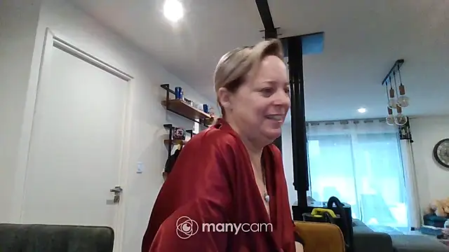 Miss-Chupagirly online show from 10, 2, 2026