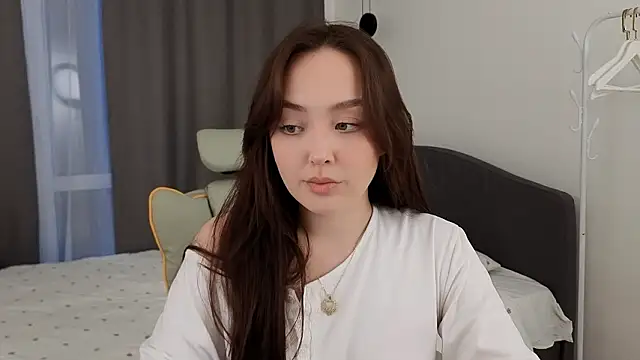 fallin lovee online show from 10, 3, 2026