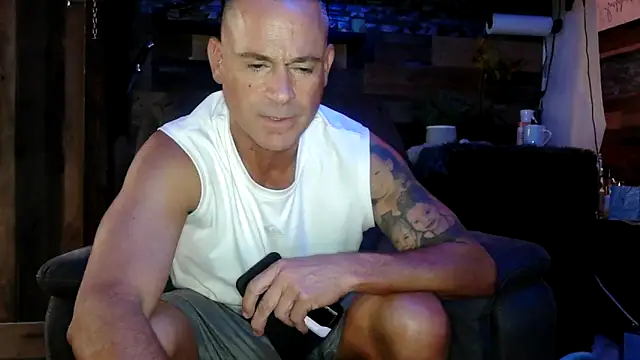 Snapshot of MISTERANDDEMI chatting on 3, 6, 2026 MISTERANDDEMI online show from 3, 6, 2026
