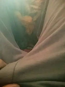 Snapshot of jhonysinc21 chatting on 19, 12, 2025 jhonysinc21 online show from 19, 12, 2025