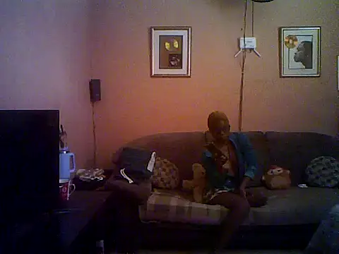 Snapshot of QUEENSasha27 chatting on 21, 12, 2025 QUEENSasha27 online show from 21, 12, 2025