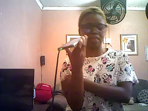 Snapshot of QUEENSasha27 chatting on 11, 1, 2026 QUEENSasha27 online show from 11, 1, 2026