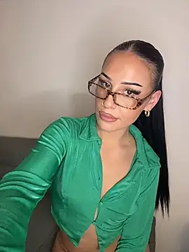 Naomi-Fox online show from 5, 1, 2026