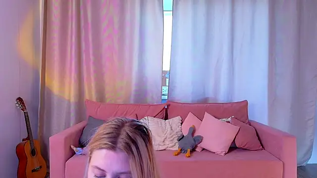 MidnightLily  online show from 29, 7, 2026