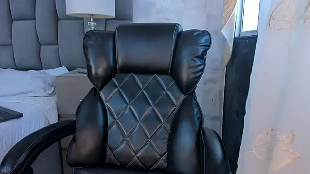 ChannelWhitee  online show from 15, 1, 2026