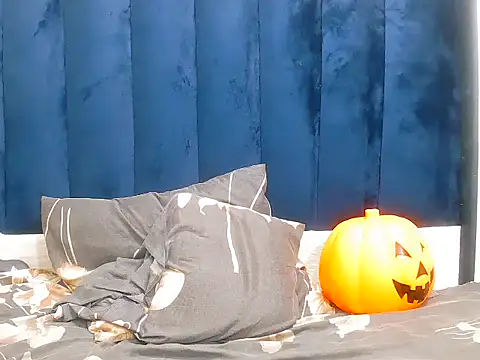 Snapshot of DarkBeauty33 chatting on 22, 12, 2025 DarkBeauty33 online show from 22, 12, 2025