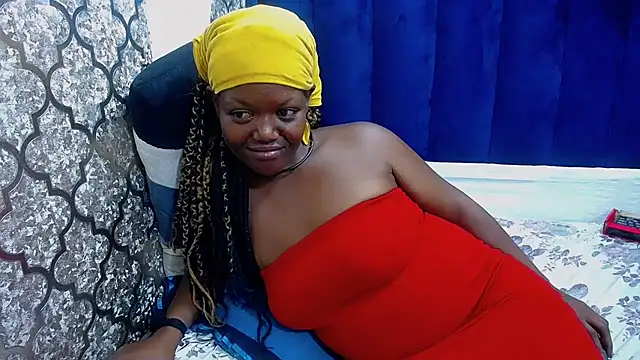 Snapshot of DarkBeauty33 chatting on 11, 1, 2026 DarkBeauty33 online show from 11, 1, 2026