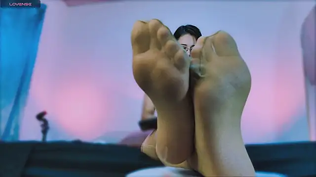 ScarlettRedsins online show from 4, 3, 2026