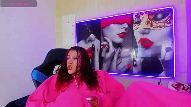 Snapshot of dolly_boob chatting on 8, 1, 2026 dolly boob online show from 8, 1, 2026