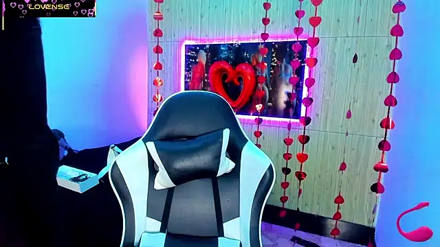 Snapshot of dolly_boob chatting on 3, 3, 2026 dolly boob online show from 3, 3, 2026