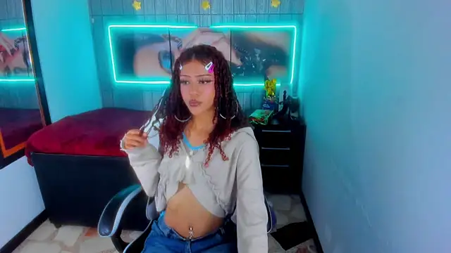 Snapshot of dolly_boob chatting on 20, 12, 2025 dolly boob online show from 20, 12, 2025