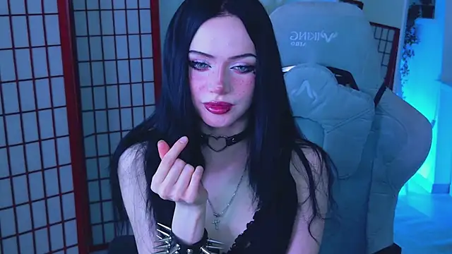 Dark Diva online show from 13, 4, 2026