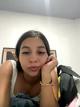 Babyabril18  online show from 23, 12, 2025
