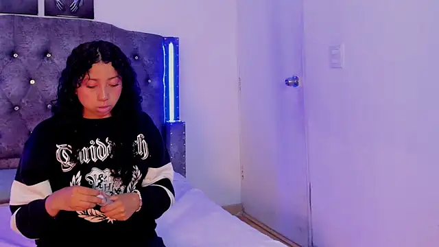 Mia Cavalli online show from 22, 12, 2025