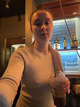 Snapshot of LilyLuck_ chatting on 11, 2, 2026 LilyLuck online show from 11, 2, 2026