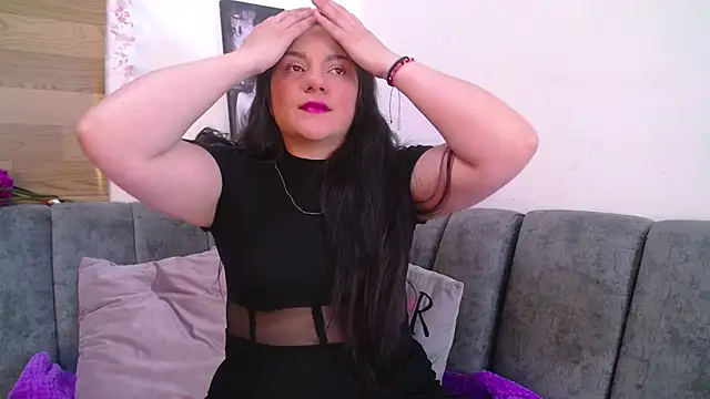 Snapshot of paulina_coxx chatting on 22, 12, 2025 paulina coxx online show from 22, 12, 2025