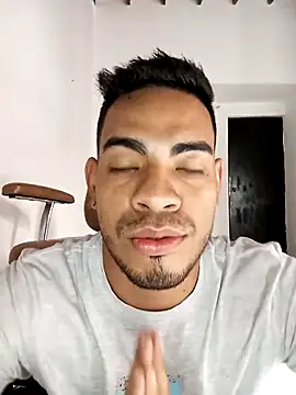 Moreno latino sex online show from 21, 12, 2025