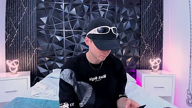 SpaceBoy1 online show from 28, 2, 2026