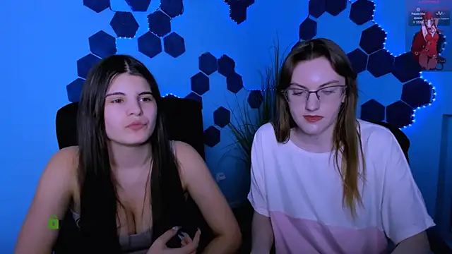 lizzie boom  online show from 25, 2, 2026