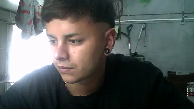 Snapshot of Sickbooy69 chatting on 6, 5, 2026 Sickbooy69 online show from 6, 5, 2026