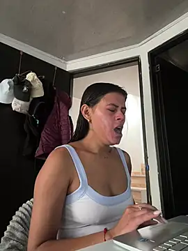 anna-evans09 online show from 13, 1, 2026