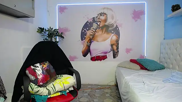 nicol ross19 online show from 18, 5, 2026