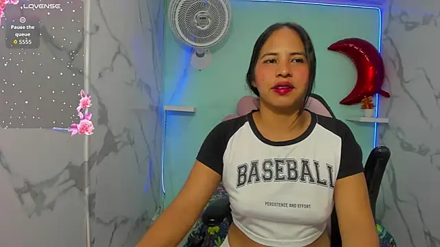 Snapshot of nicol_ross19 chatting on 15, 6, 2026 nicol ross19 online show from 15, 6, 2026