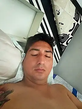 Snapshot of Yrresistible666 chatting on 15, 1, 2026 Yrresistible666 online show from 15, 1, 2026