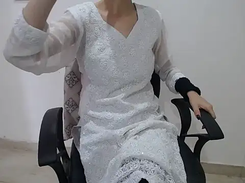 Farhana beautyfull online show from 17, 3, 2026