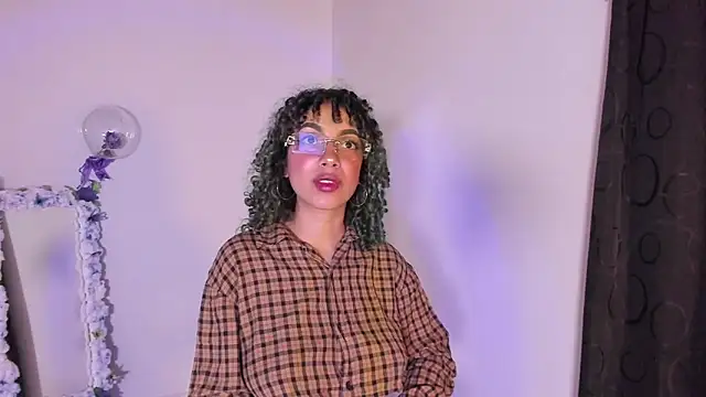 Conejita lis online show from 10, 4, 2026