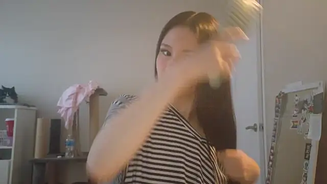 luvvivii online show from 10, 3, 2026