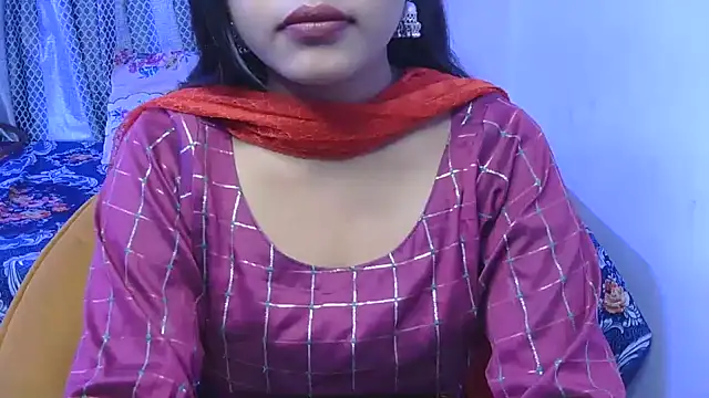 Snapshot of bold-smirthii chatting on 4, 6, 2026 bold-smirthii online show from 4, 6, 2026