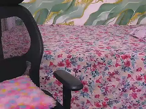 bold-smirthii online show from 6, 3, 2026