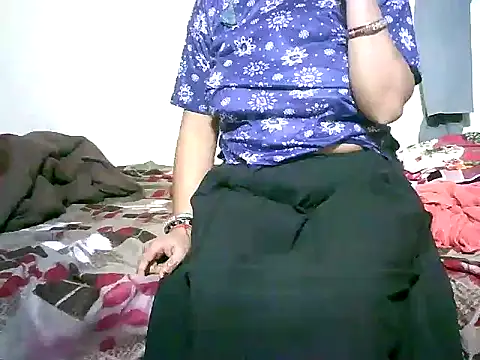 Snapshot of kaamuk_madhu chatting on 3, 3, 2026 kaamuk madhu online show from 3, 3, 2026