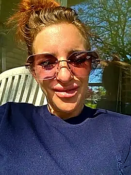 LaLynn online show from 8, 4, 2026