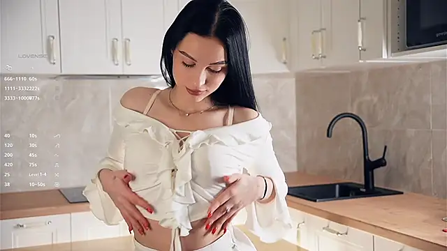 TyraEspina online show from 6, 1, 2026