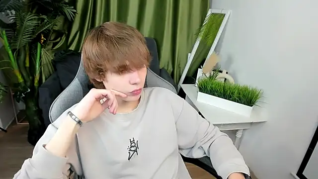 andyyzzz online show from 4, 7, 2026