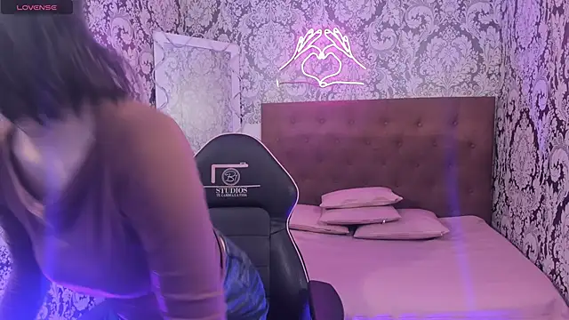 LEAH TAY online show from 7, 1, 2026