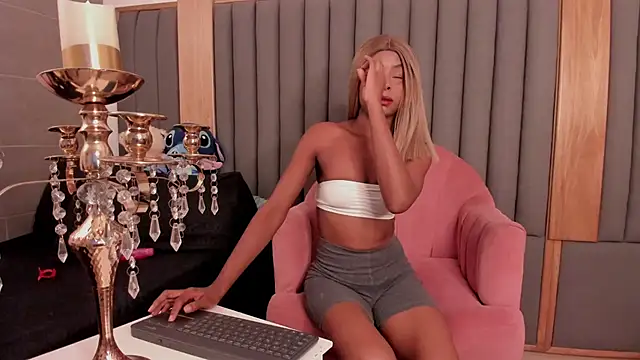 LatinDreamCol online show from 6, 1, 2026