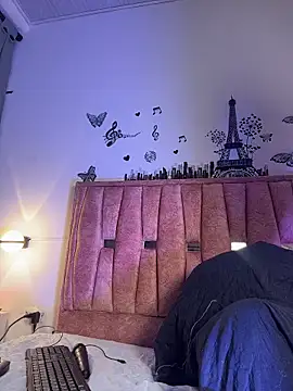 Snapshot of Violetta_Moretti chatting on 4, 3, 2026 Violetta Moretti online show from 4, 3, 2026