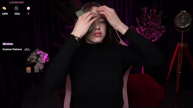 Velouraa online show from 12, 3, 2026