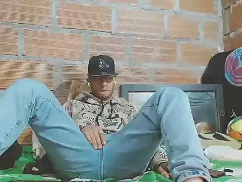 Snapshot of Alphamaster_92 chatting on 1, 2, 2026 Alphamaster 92 online show from 1, 2, 2026